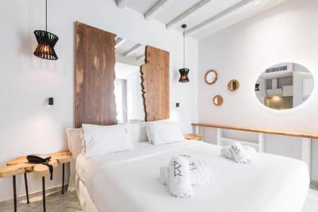 Blue Carpet Luxury Suites - 200