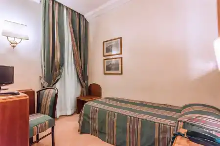 Raeli Archimede - 8