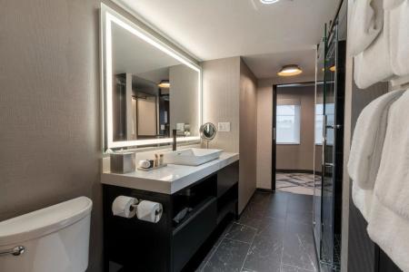 Silver Cloud - Seattle Broadway - 19