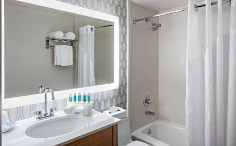 Holiday Inn Express Brooklyn, An Ihg - 7