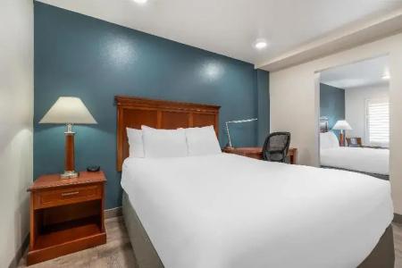 Best Western Plus Clocktower Inn - 137