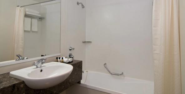 Copthorne & Resort Lakefront - 12