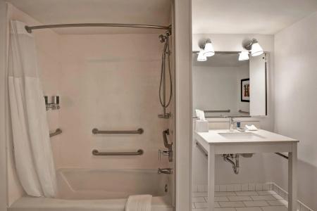 Four Points by Sheraton - 56