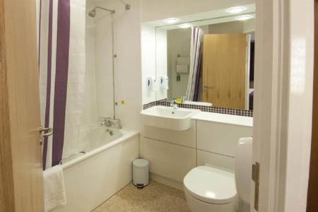 Premier Inn Hanger Lane - 6