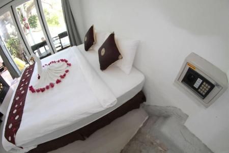Phi Phi Cozy Seafront Resort - 3