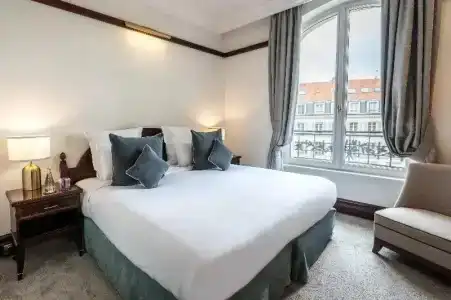 Hôtel Pont Royal - 56