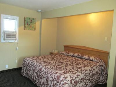 Knights Inn Ontario - 6