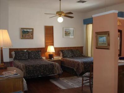 Lundeen Inn of the Arts - 1