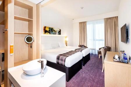 Premier Inn Dubai Dragon Mart - 43