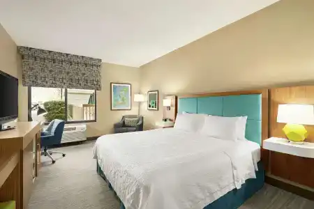 Hampton Inn Portland Airport - 41
