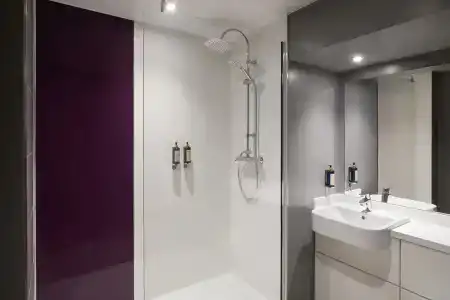 Premier Inn Tottenham Hale - 7