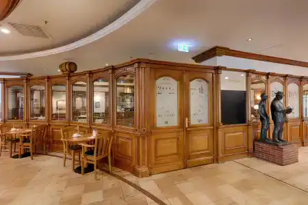 Park Inn by Radisson Berlin Alexanderplatz - 1