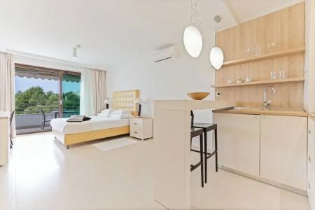 The Residence - 113
