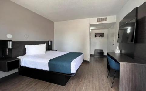 6-Bakersfield, CA - South - 68