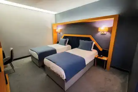 Roof 264 and Suites - 58