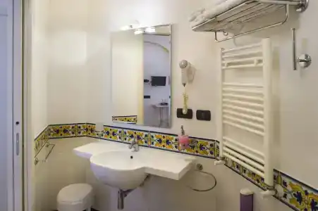 Bellevue Suite - 17