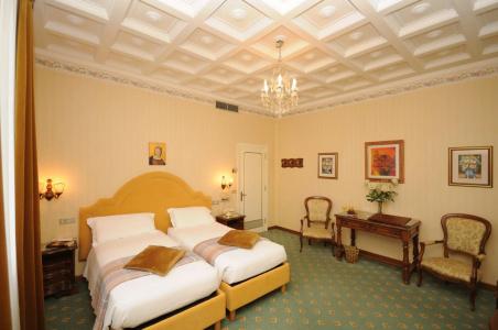 Grand Excelsior - 24