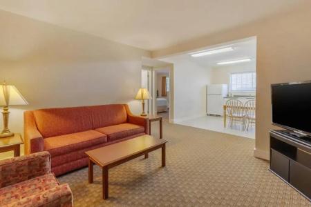 Ogunquit and Suites - 94