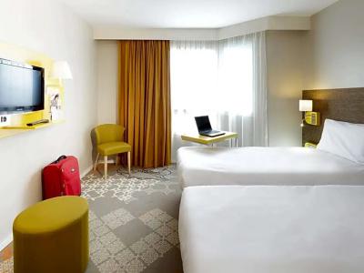 ibis Styles Tours Centre - 53