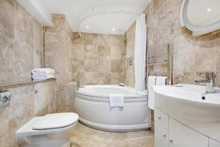 Queensgate Court - 8