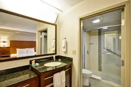 Hyatt Place Uptown - 7