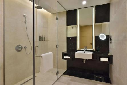 Hilton - 10