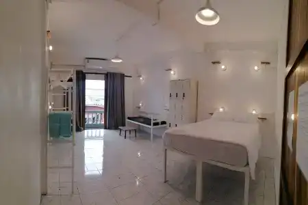 8 Sleeper Street Hostel - 32