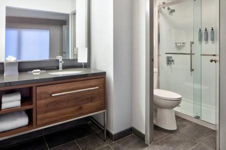 Courtyard by Marriott Chicago Downtown/River North - 49