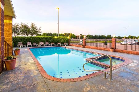 Quality Suites - 15