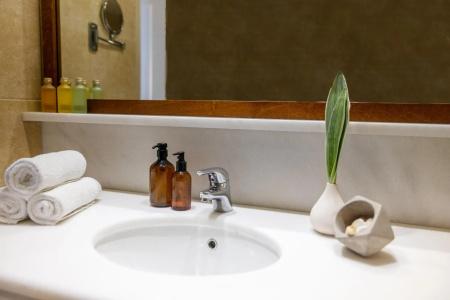 Giannoulis - Grand Bay Beach Resort (Exclusive Adults Only) - 10