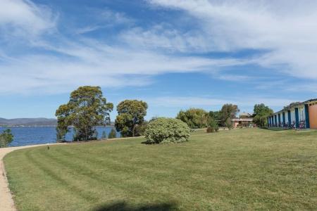 Riverfront & Villas - 43