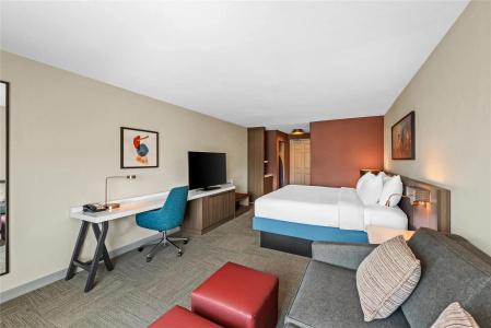 Hilton Garden Inn - 60