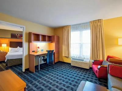 TownePlace Suites by Marriott Kansas City - 42