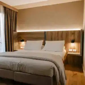 Annamaria - 28