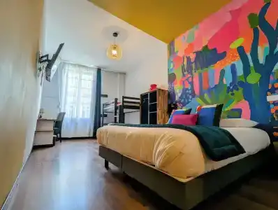 Hôtel Des Arts, Artisanal et Indépendant - 41