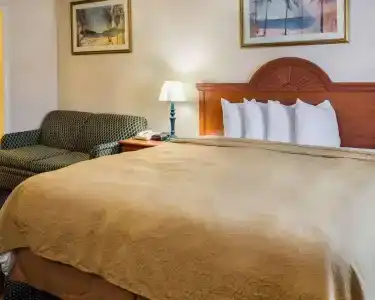 Quality Inn Little Creek - 30