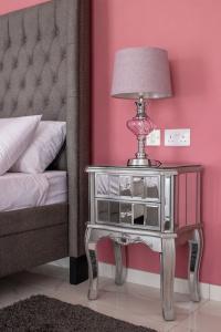 100 Boutique Living - 30