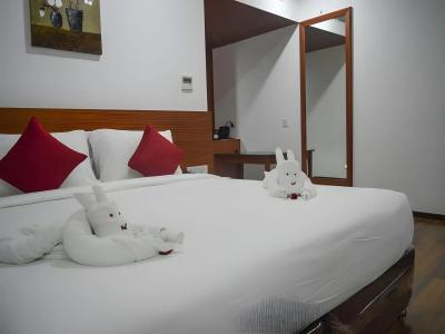 The Royal Comfort - 9