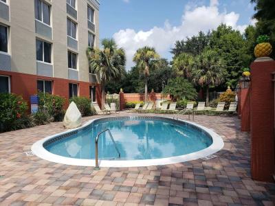 Quality Inn & Suites Near the Theme Parks - 12