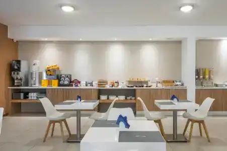Sea View & Apartment - 26