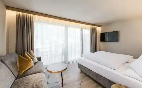Olympia - 6