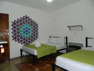 Emotion & Hostal - 2