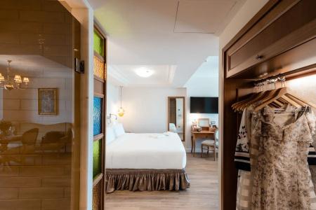 Legacy Gastro Suites - 30