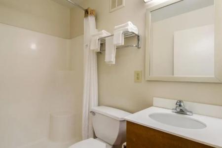 HomeTowne Studios by Red Roof Denver - Airport/Aurora - 23
