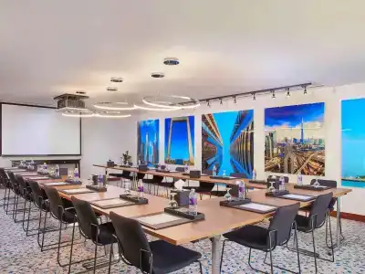 Mercure Dubai Barsha Heights Suites - 9