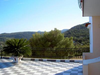 Pefkides Aegina Boutique - 75