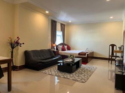 Queenwood - 27