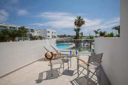 Limanaki Beach & Suites - 59