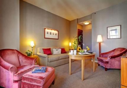 Giraffe by Library Hotel Collection - 91