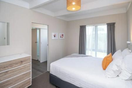Whispering Sands Beachfront - 11